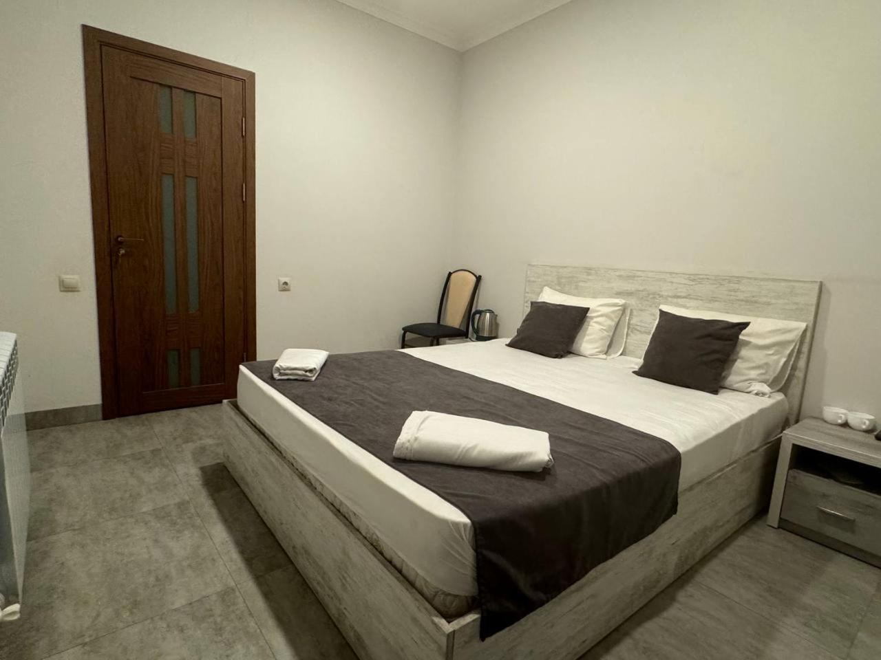 Hotel Menua Yerevan Room photo
